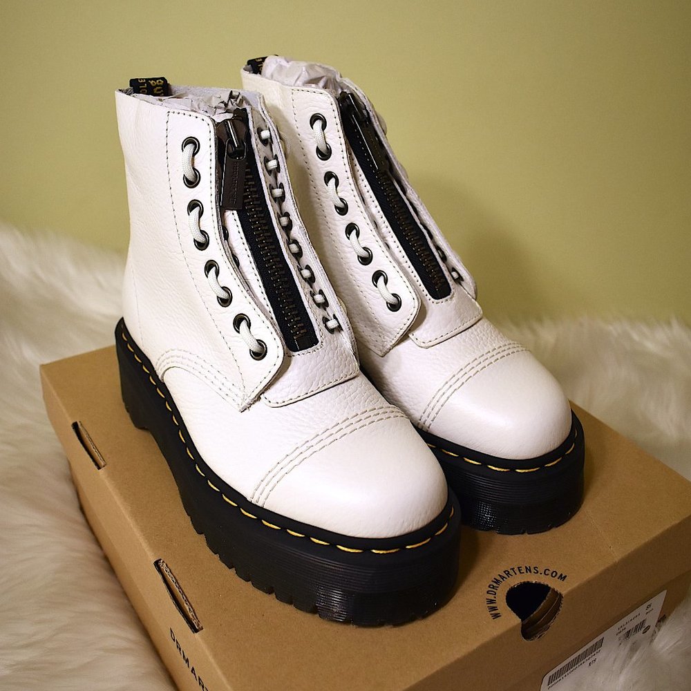 Dr. Martens | Sinclair Platform Leather Boots